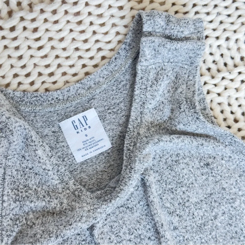 GAP Kids Gray Sleeveless Girl's Romper Size Small